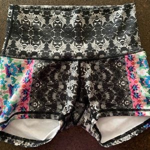 Women’s prAna Black Hydrobloom Luminate Shorts in XS